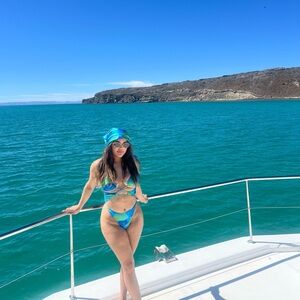 Vibrant Blue and Green Women's Swim Set